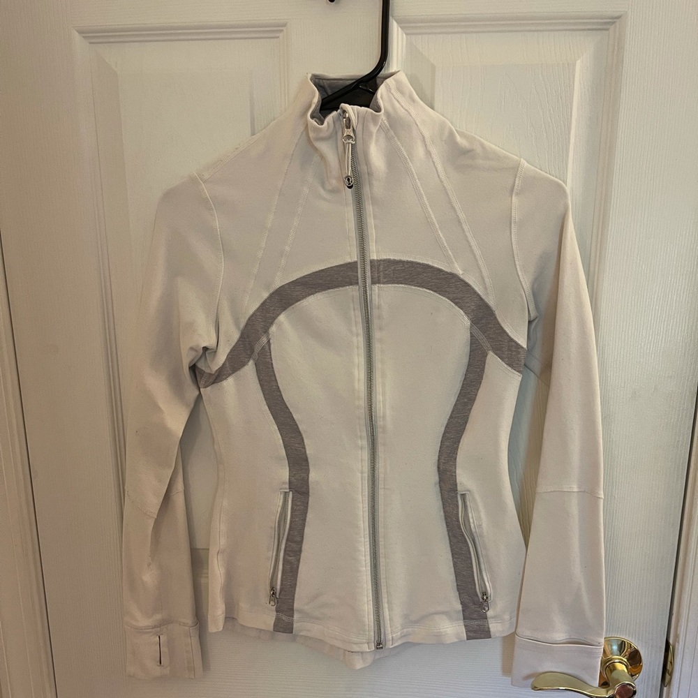 Lululemon define jacket size 6